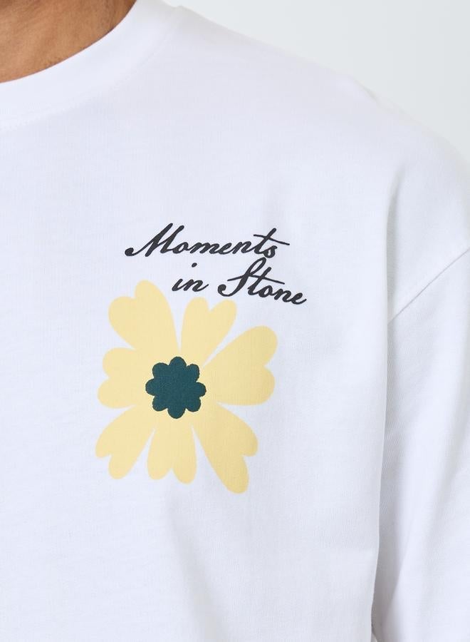 ستايلي تيشيرت واسع بطبعة جرافيك على الظهر - Image 3